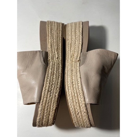 Franco Sarto Women's Tan Slide Sandals - Picture 6 of 8